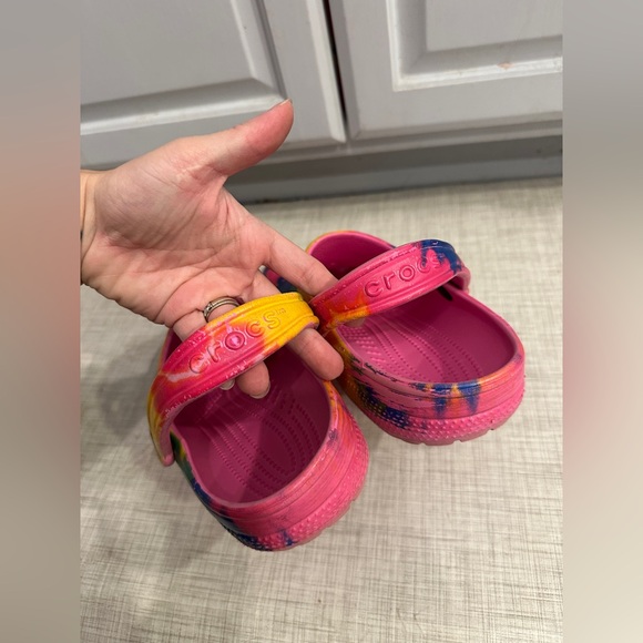 Pink tie dye crocs - Picture 7 of 7